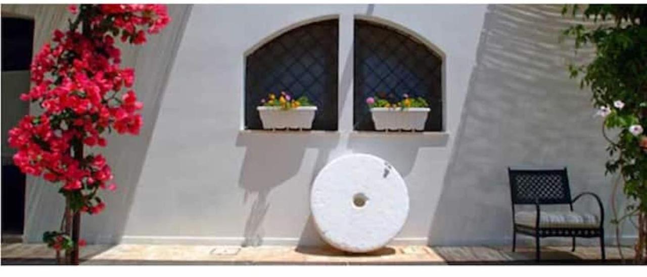 Room In Bb - Stunning Quadruple Room In Ancient Masseria Near The Sea In A Quiet Olive Trees Остуні Екстер'єр фото